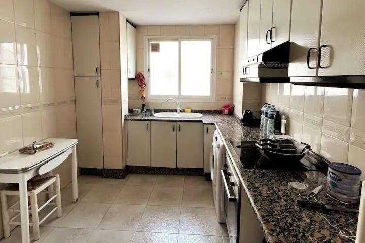 Comfortable Room - Habitacion Acogedora Valencia Exterior photo